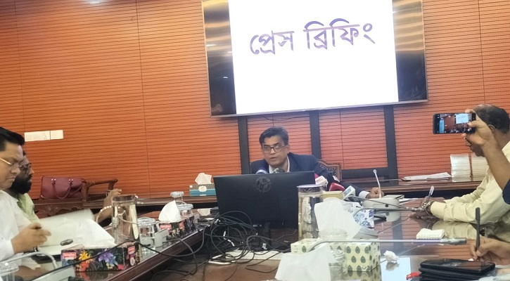 অন্তর্বর্তী সরকারের দ্বিতীয় অধ্যায় শুরু, প্রধান কাজ নির্বাচন: শফিকুল আলম 